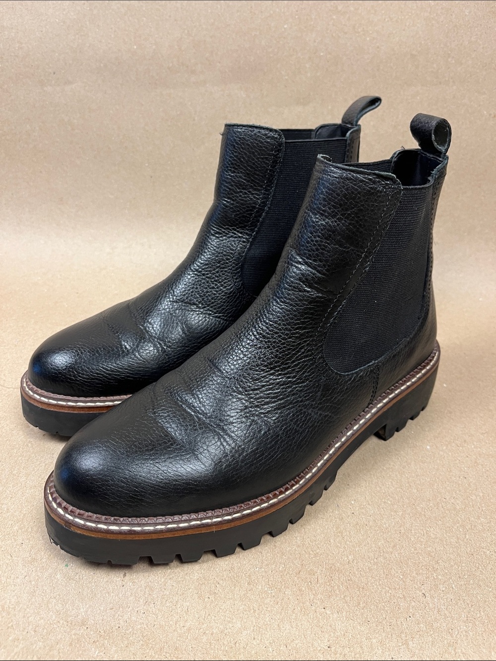 Caslon Miller Black Leather Chelsea Lug Sole Boots Water Resistant Sz 8